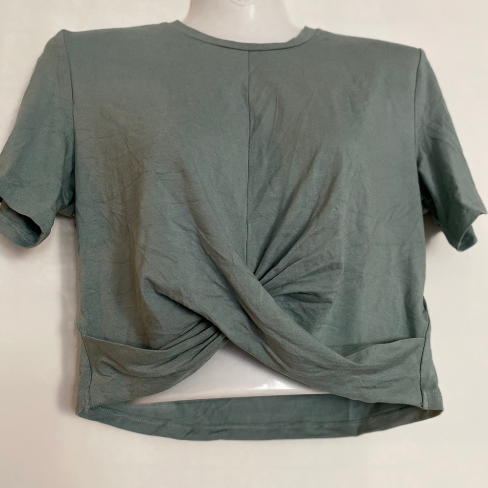 Short sleeve knit crop  top